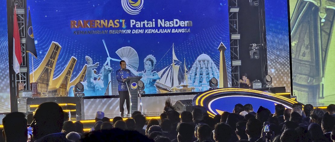 Gubernur Sulawesi Selatan, Andi Sudirman Sulaiman, saat memberikan sambutan pada Rapat Kerja Nasional (Rakernas) I Partai NasDem di Claro Hotel, Jumat (8/8/2025).