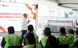 HUT Kemerdekaan RI, Pelindo Gelar Edukasi Safety Riding 80 Ojol di Makassar