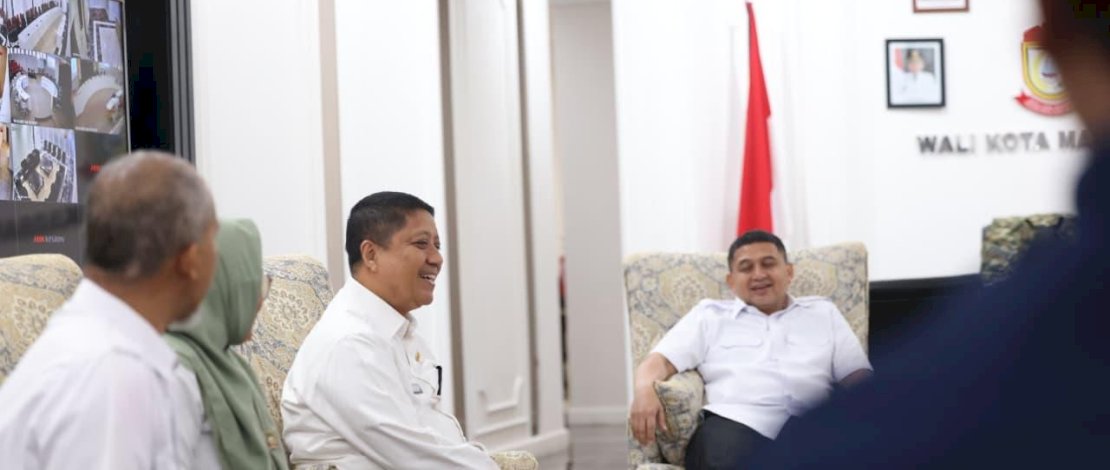 Kepala Dinas Sosial Kota Makassar, Andi Bukti Djufrie, mendampingi Wali Kota Makassar, Munafri Arifuddin, menerima audiensi Panitia Hari Lahir (Harla) Forum TKSK tingkat Provinsi Sulawesi Selatan di Balai Kota, Rabu (13/8/2025). Kepala Dinas Sosial Kota Makassar, Andi Bukti Djufrie, mendampingi Wali Kota Makassar, Munafri Arifuddin, menerima audiensi Panitia Hari Lahir (Harla) Forum TKSK tingkat Provinsi Sulawesi Selatan di Balai Kota, Rabu (13/8/2025).