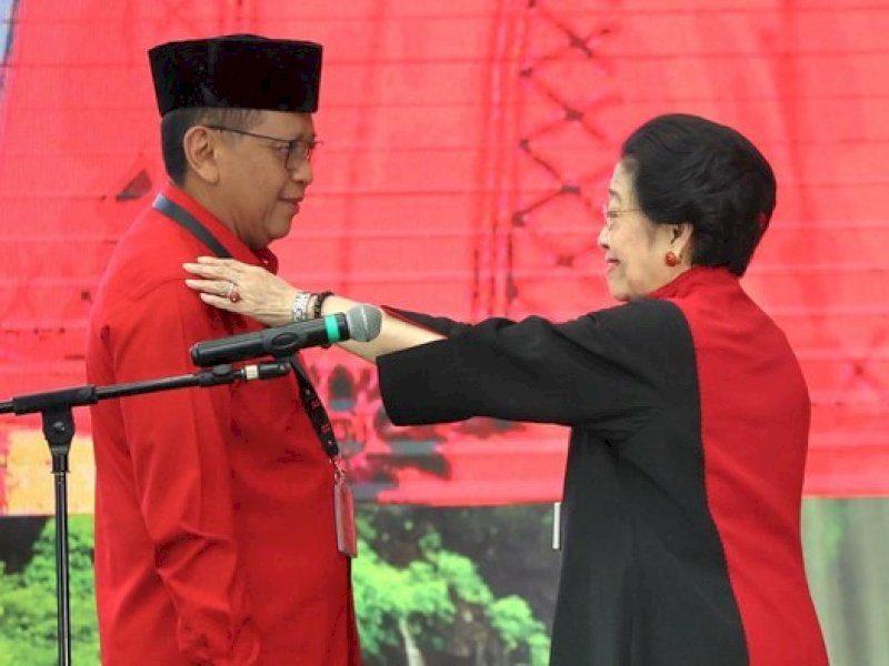 Megawati Kembali Tunjuk Hasto sebagai Sekjen PDIP di Tengah Sorotan Politik