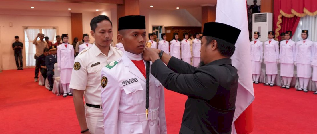 Sebanyak 73 pemuda-pemudi terbaik dari seluruh kabupaten/kota di Sulsel resmi dikukuhkan sebagai anggota Pasukan Pengibar Bendera Pusaka (Paskibraka) Tingkat Provinsi Tahun 2025.