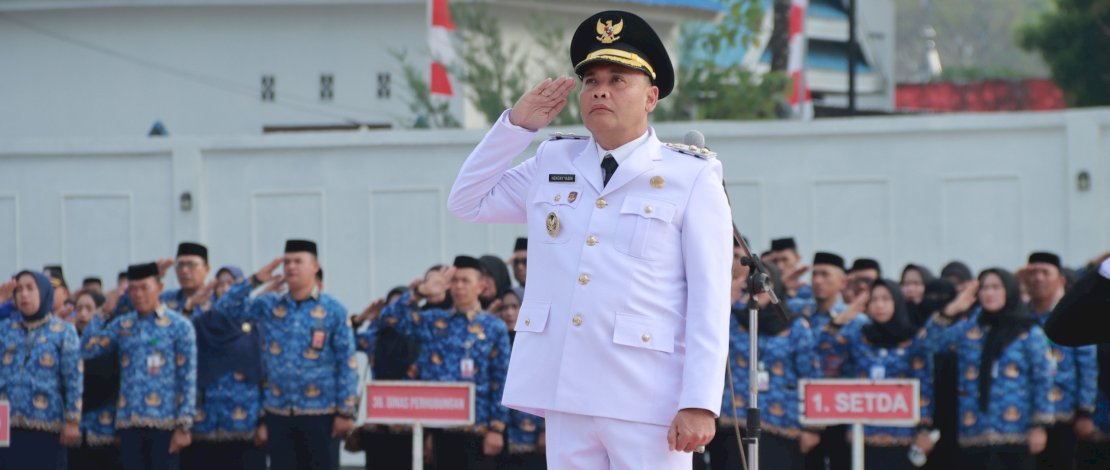 Wakil Bupati Takalar, Dr. H. Hengky Yasin, S.Sos, MM, yang bertindak sebagai Inspektur Upacara. Wakil Bupati Takalar, Dr. H. Hengky Yasin, S.Sos, MM, yang bertindak sebagai Inspektur Upacara.