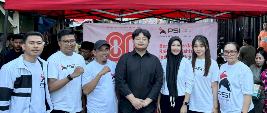 Ketua DPW PSI Sulsel, Muammar Ferirae Gandi, menghadiri pesta rakyat yang digelar dalam rangka HUT Kemerdekaan RI, di Kelurahan Cambayya, Kecamatan Ujung Tanah, Kota Makassar, Selasa, 19 Agustus 2025.