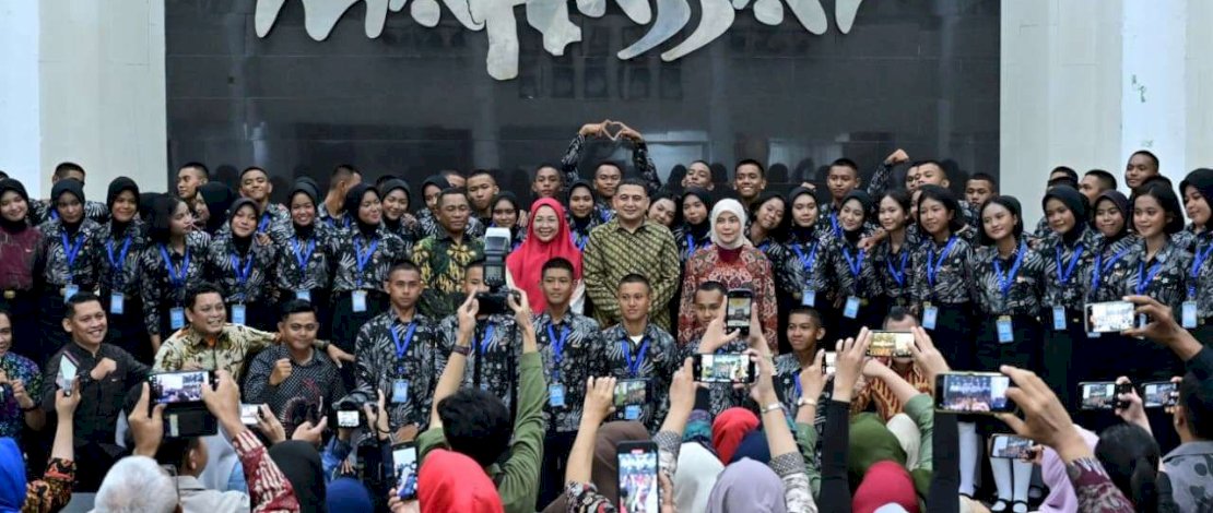 Kesbangpol Makassar Hadiahi Paskibraka 2025 Liburan ke Bali dan Sertifikat Pendidikan