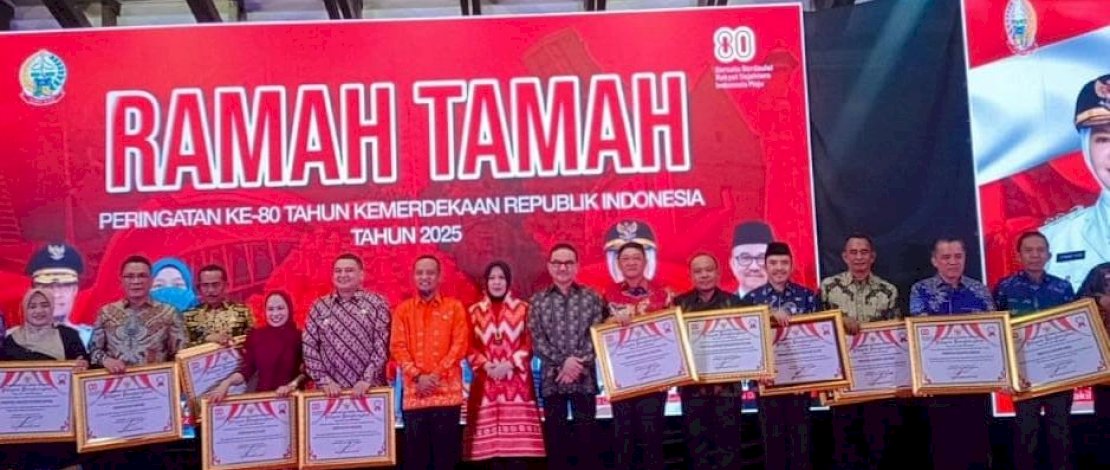 Pada malam ramah tamah kenegaraan dalam rangkaian peringatan HUT RI ke-80 yang digelar di Rumah Jabatan Gubernur Sulsel, Kota Makassar, Minggu malam, 17 Agustus 2025, Luwu Timur berhasil meraih dua penghargaan sekaligus. Pada malam ramah tamah kenegaraan dalam rangkaian peringatan HUT RI ke-80 yang digelar di Rumah Jabatan Gubernur Sulsel, Kota Makassar, Minggu malam, 17 Agustus 2025, Luwu Timur berhasil meraih dua penghargaan sekaligus.