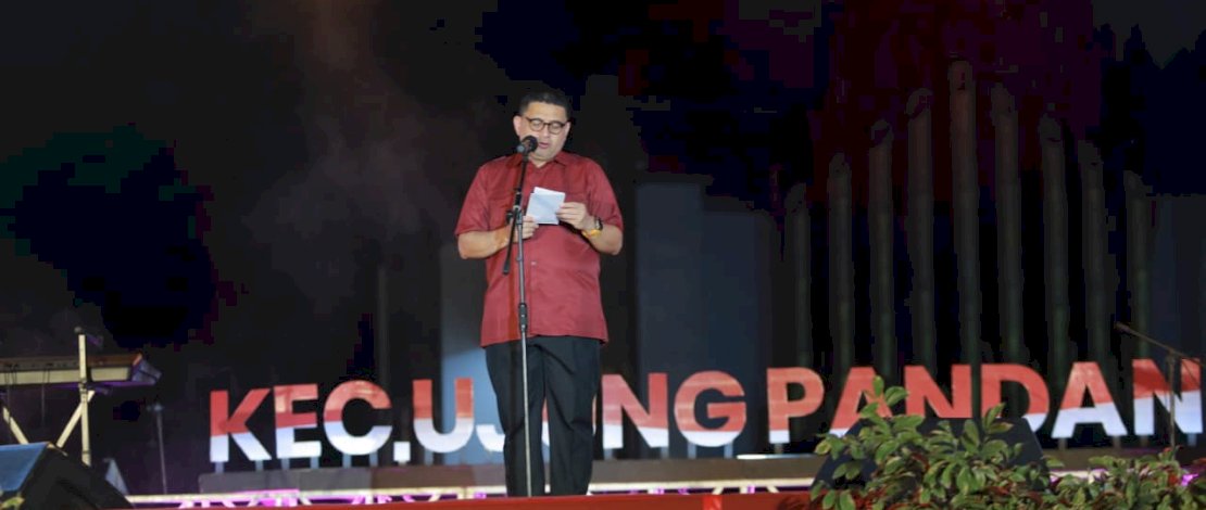 Wali Kota Makassar, Munafri Arifuddin menghadiri Pesta Rakyat  Kecamatan Ujung pandang HUT ke-80 RI di Monumen Mandala, Minggu malam (24/8/2025) FOTO:ICHAL BUKAMATANEWS