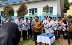 Bupati Luwu Timur Tinjau Rumah Dinas Guru yang Terbakar di Wasuponda