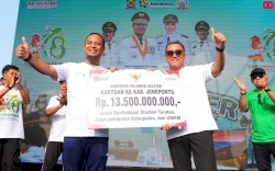 Gubernur Sulsel Serahkan Bantuan Rp13,5 Miliar untuk Revitalisasi Stadion Turatea dan Infrastruktur Jeneponto