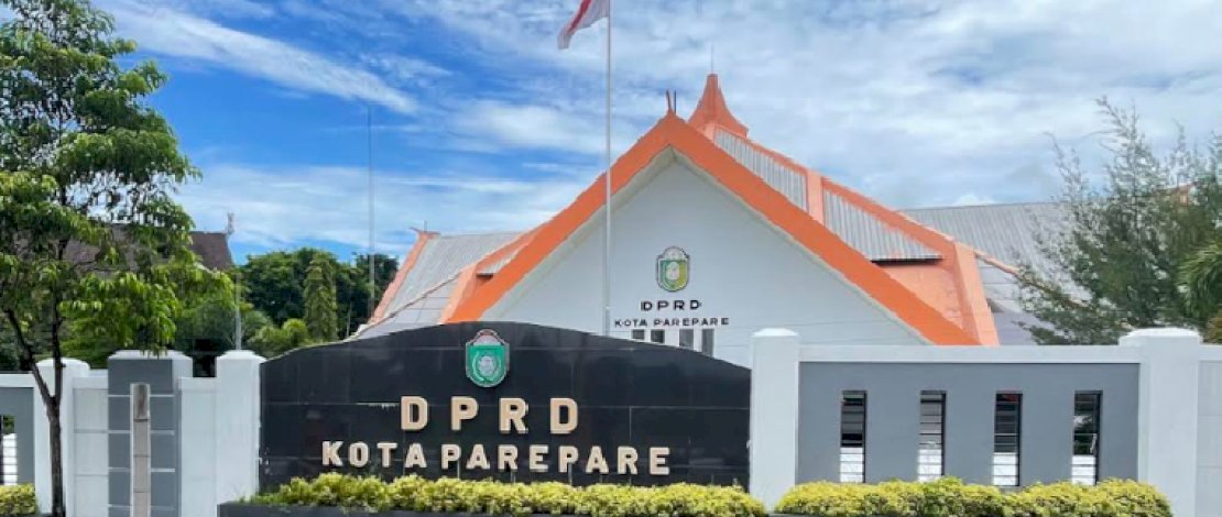 Dituding Langgar Aturan, DPRD Parepare Minta Bangunan Satpol PP di Taman Mattirotasi Dibongkar Dituding Langgar Aturan, DPRD Parepare Minta Bangunan Satpol PP di Taman Mattirotasi Dibongkar