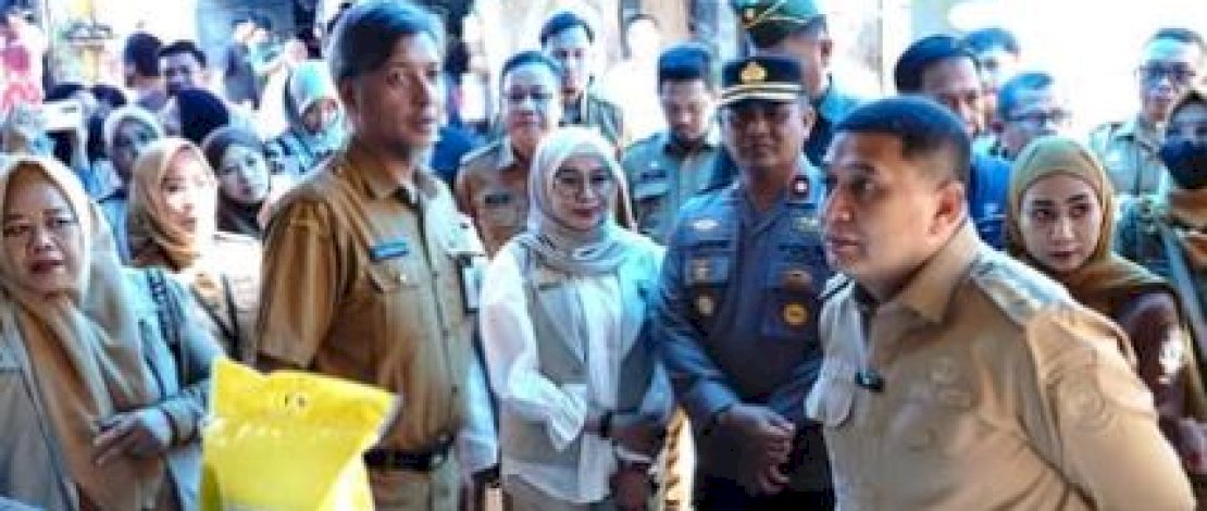 Kepala Bappeda Makassar Dampingi Wali Kota Tinjau Harga di Pasar Pabaeng-Baeng