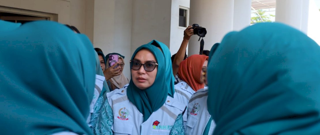Ketua PKK Luwu Timur, Ani Nurbani Irwan, menghadiri Launching Aksi Stop Stunting se-Sulsel, yang digelar di Baruga Asta Cita, Rumah Jabatan Gubernur Sulsel, Jumat, 25 Juli 2025.