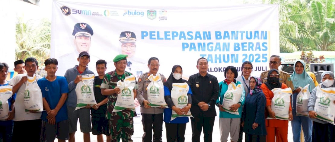 Pelepasan bantuan pangan beras tahun 2025 di Kabupaten Luwu Timur. Pelepasan bantuan pangan beras tahun 2025 di Kabupaten Luwu Timur.
