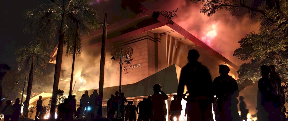 Gedung DPRD Sulsel Tak Luput dari Kobaran Api