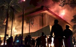 Gedung DPRD Sulsel Tak Luput dari Kobaran Api