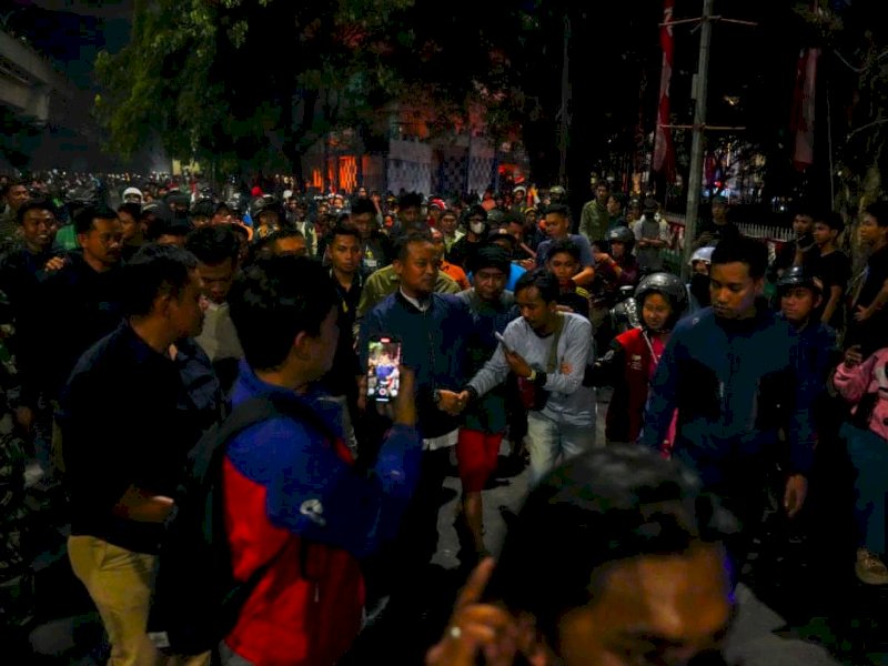 Temui Massa Aksi, Gubernur Andi Sudirman Imbau Masyarakat Menahan Diri dan Jaga Sulsel