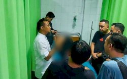 Gubernur Sulsel Andi Sudirman Besuk Korban Kebakaran Gedung DPRD Makassar di Rumah Sakit