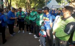 Netizen Asing Ramai-ramai Bantu Ojol yang Aksi Tuntut Kematian Affan