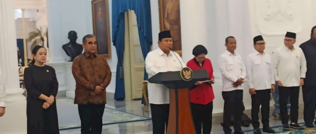 Presiden Prabowo Subianto didampingi sejumlah pimpinan partai politik memberi keterangan di Istana Merdeka, Minggu, 31 Agustus 2025. Presiden Prabowo Subianto didampingi sejumlah pimpinan partai politik memberi keterangan di Istana Merdeka, Minggu, 31 Agustus 2025.