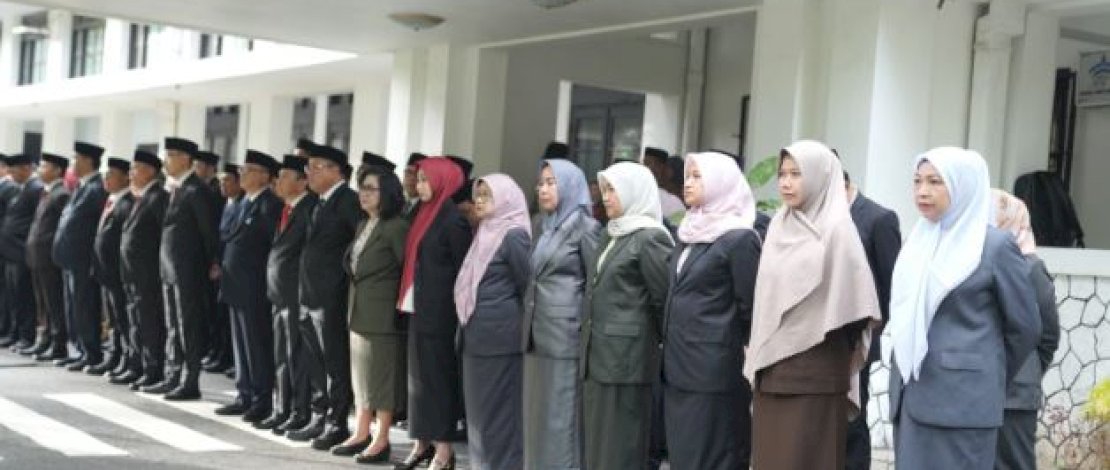 Dihadiri Seluruh Kepala SKPD,&nbsp; Wali Kota Makassar Pimpin Apel dan Bacakan Amanat Menteri BKKBN&nbsp;Peringati Harganas ke-32