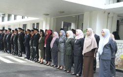 Dihadiri Seluruh Kepala SKPD,&nbsp; Wali Kota Makassar Pimpin Apel dan Bacakan Amanat Menteri BKKBN&nbsp;Peringati Harganas ke-32