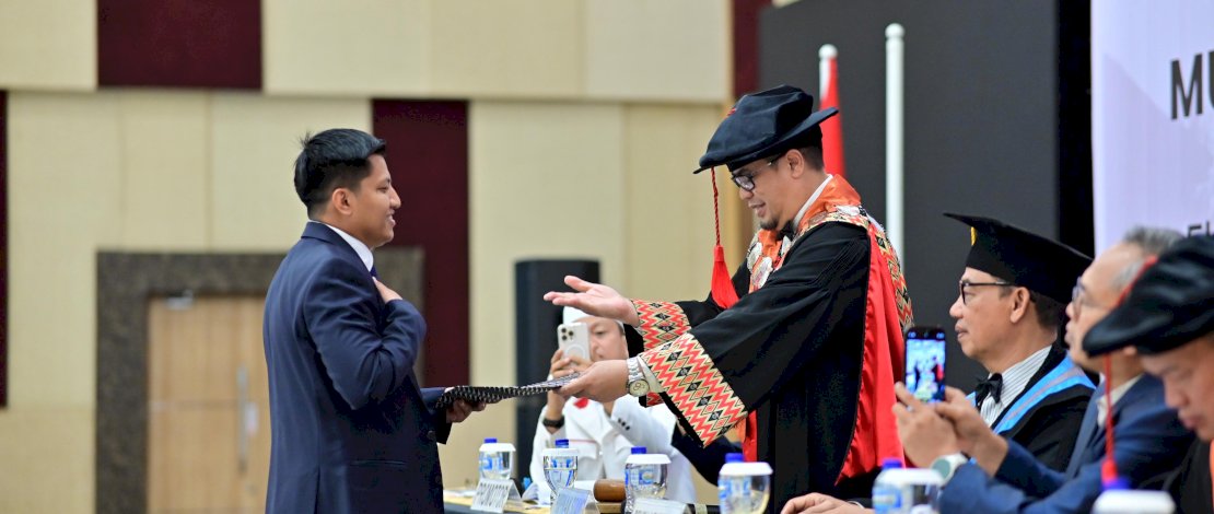 Muhammad Idham Ama: Dari Lensa Jurnalis Foto hingga Gelar Doktor Ilmu Komunikasi