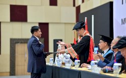 Muhammad Idham Ama: Dari Lensa Jurnalis Foto hingga Gelar Doktor Ilmu Komunikasi