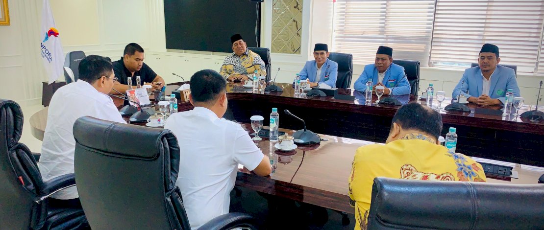 Menpora RI saat menerima kunjungan silaturahim jajaran DPP BKPRMI di Kantor Kemenpora, Jalan Gerbang Pemuda No. 3, Jakarta Pusat, Kamis, 4 September 2025.
