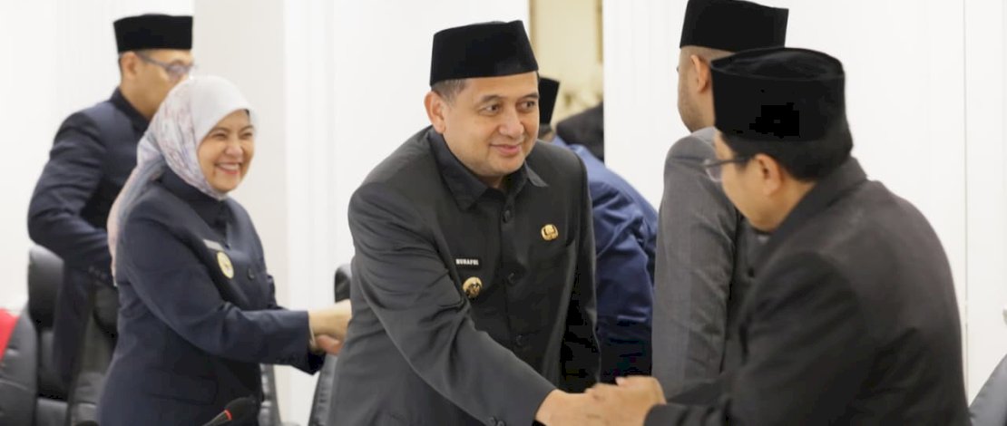 DPRD Kota Makassar resmi mengesahkan Rancangan Peraturan Daerah (Ranperda) tentang Perubahan Anggaran Pendapatan dan Belanja Daerah (APBD) Tahun Anggaran 2025. 