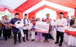 Gubernur Sulsel Dampingi Mensos Resmikan Hunian Layak untuk Naila dan Keluarga, Siswa Sekolah Rakyat yang Dipilih Presiden Prabowo