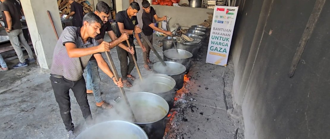 Bantuan gandum dari masyarakat Indonesia berhasil disalurkan di wilayah Gaza utara dan langsung didistribusikan kepada lebih dari 600 orang penerima manfaat.