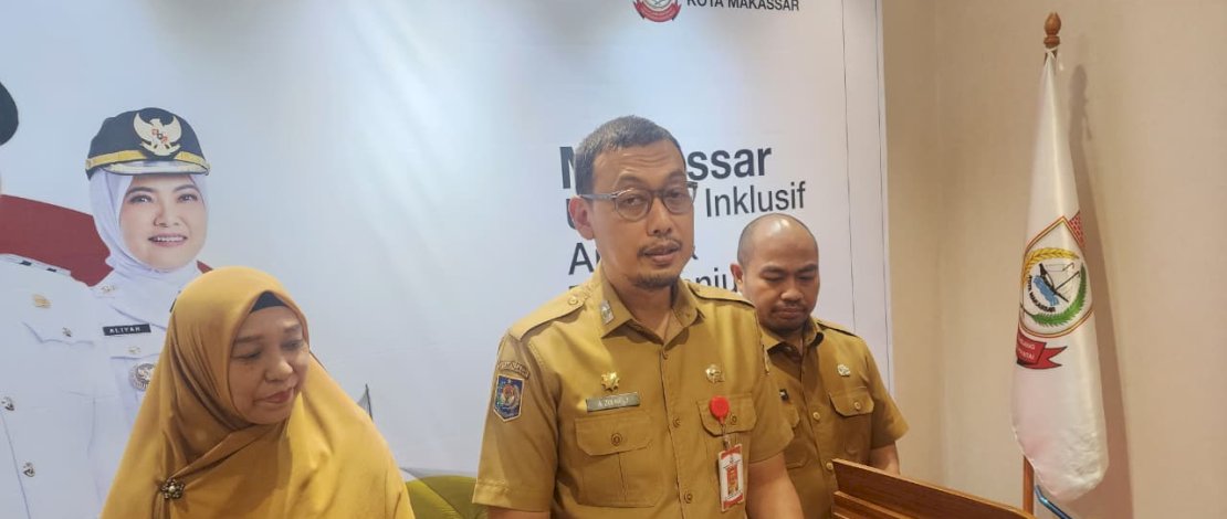 Sekretaris Daerah Kota Makassar Andi Zulkifly dalam konferensi persnya di Kantor Balai Kota Makassar, Senin, 8 September 2025.

