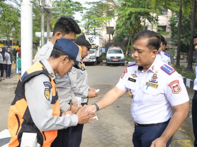 Dishub Kota Makassar Gelar Apel Pagi dan Berikan Bantuan untuk Petugas Korban Insiden Demo