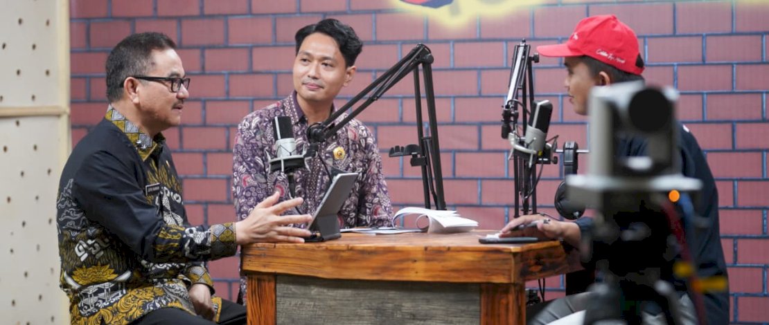 Sekretaris Daerah Provinsi Sulawesi Selatan, Jufri Rahman, menegaskan bahwa peran radio tetap abadi di tengah derasnya arus teknologi informasi. 

