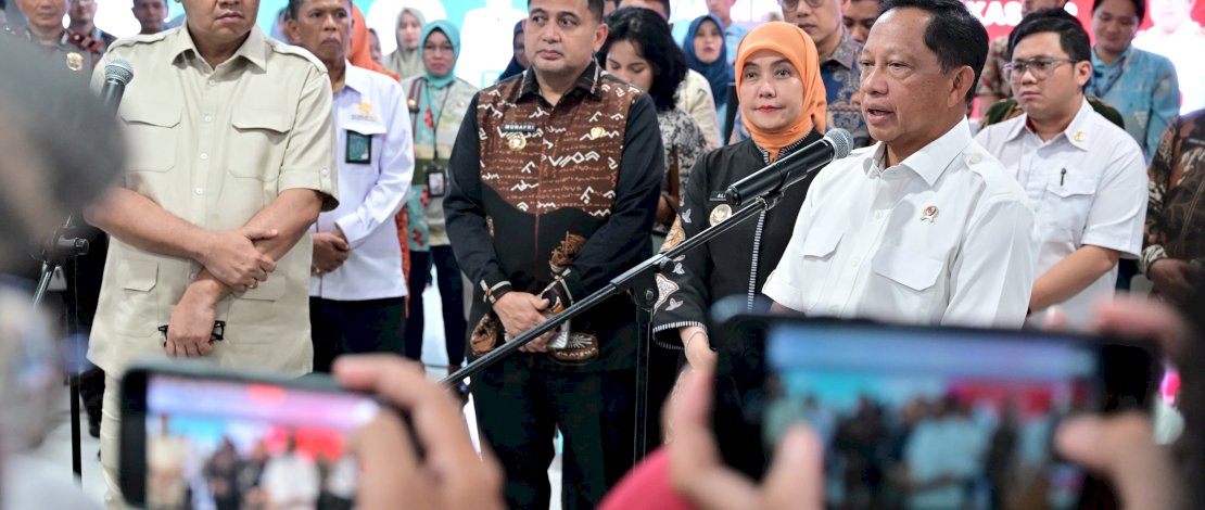 Kinerja Pemerintah Kota (Pemkot) Makassar di bawah kepemimpinan Wali Kota Munafri Arifuddin dan Wakil Wali Kota Aliyah Mustikah Ilham (Munafri–Aliyah) mendapat apresiasi langsung dari dua menteri Kabinet Prabowo–Gibran.