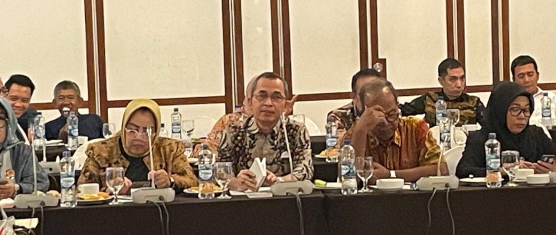 Komisi Kajian Ketatanegaraan MPR RI pada 8 September 2025 lalu telah menyampaikan surat rekomendasi resmi kepada Pimpinan MPR RI terkait situasi demokrasi nasional terkini. Komisi Kajian Ketatanegaraan MPR RI pada 8 September 2025 lalu telah menyampaikan surat rekomendasi resmi kepada Pimpinan MPR RI terkait situasi demokrasi nasional terkini.