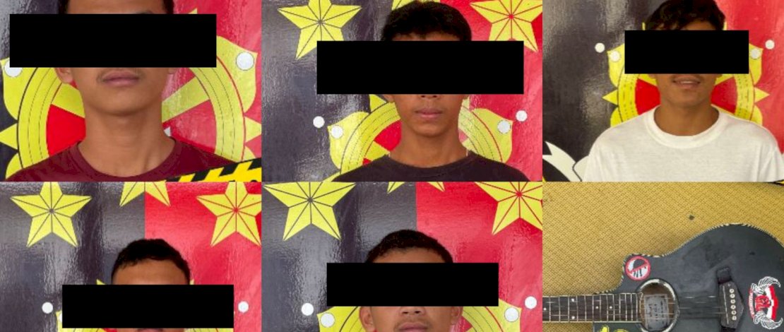 Polisi tangkap empat pelaku penganiayaan terhadap nelayan, dan mengamankan barang bukti berupa satu unit gitar yang digunakan pelaku memukul korban.