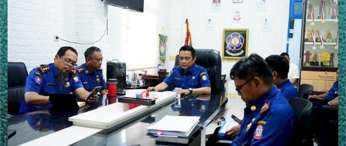 Damkar Makassar Gelar Rapat Kesiapan, Fadli Wellang: "Kunci Utama Ada di Sinergi dan Respons Cepat!