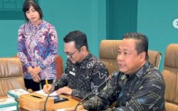  Bappeda Makassar Gelar Rapat Koordinasi Pengadaan Seragam Sekolah: Tekankan Efektivitas dan Transparansi