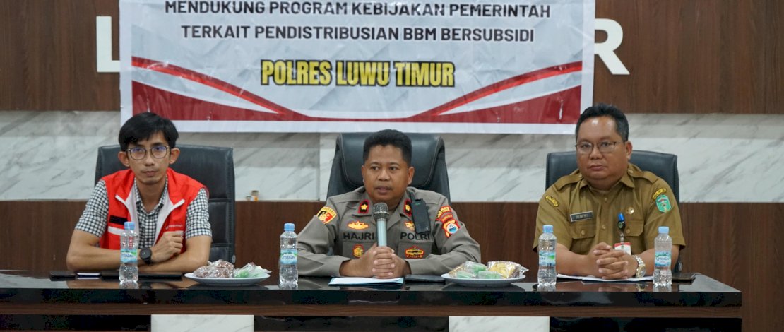 Rapat koordinasi lintas sektor digelar di Aula Tribrata Polres Luwu Timur, Selasa, 16 September 2025, dipimpin langsung oleh Wakil Kapolres Luwu Timur, Kompol Hajriadi. Rapat tersebut dihadiri jajaran OPD terkait, pengelola SPBU dan SPBN, serta perwakilan Pertamina.

