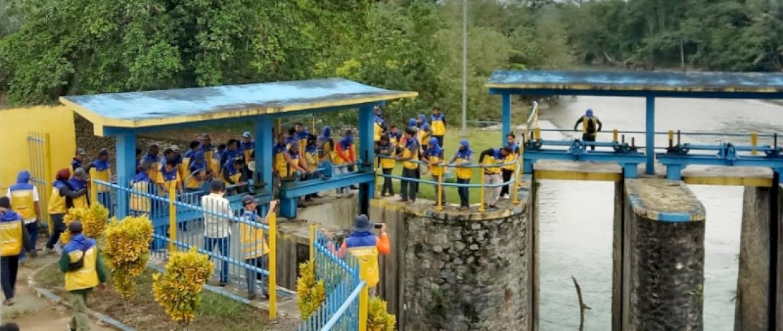 Aksi tutup Bendung Kalaena, Desa Teromu, Mangkutana, yang dilakukan para petugas Irigasi karena tidak diusulkan sebagai pegawai PPPK. Aksi tutup Bendung Kalaena, Desa Teromu, Mangkutana, yang dilakukan para petugas Irigasi karena tidak diusulkan sebagai pegawai PPPK.