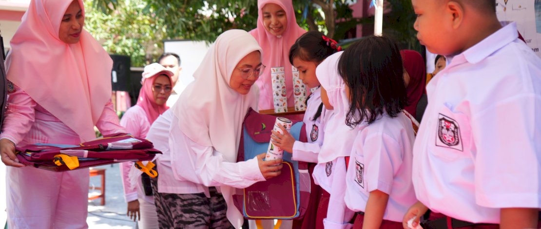Melinda Aksa menghadiri kegiatan Gemar Makan Ikan (Gemarikan) yang diselenggarakan oleh Dinas Perikanan dan Pertanian Kota Makassar, Kamis, 18 September 2025.