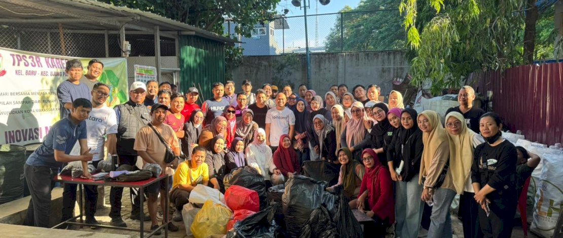 Peringati WCUD 2025, Diskominfo Makassar Gelar Kerja Bakti dan Kunjungi TPS3R 