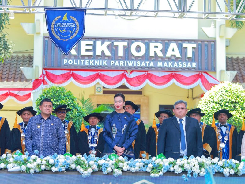 Menteri Pariwisata Hadiri Wisuda Poltekpar Makassar, 565 Lulusan Siap Bersaing Global