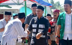 Hadiri Peringatan Maulid Nabi di Ponpes Uswatun Hasanah, Bupati Irwan Bachri Syam Janjikan Perbaikan Asrama