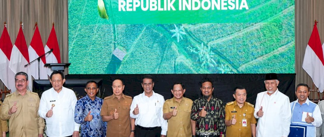 Gubernur Sulawesi Selatan Andi Sudirman Sulaiman menghadiri Rapat Koordinasi (Rakor) Percepatan Program Hilirisasi Komoditas Prioritas yang digelar Kementerian Dalam Negeri (Kemendagri) di Auditorium Kementerian Pertanian, Jakarta Selatan, Senin, 22 September 2025.