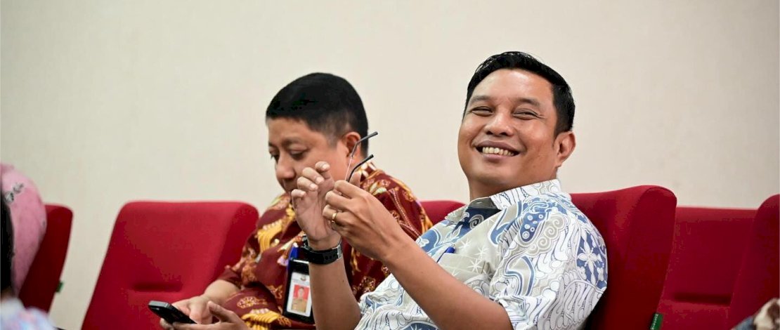 Pelaksana Tugas (Plt.) Sekretaris DPRD Kota Makassar, Andi Rahmat Mappatoba, menghadiri kegiatan Evaluasi Pelaksanaan dan Tindak Lanjut Survei Penilaian Integritas (SPI) 2025 di Ruang Rapat Sipakalebbi, Balai Kota Makassar, Kamis (28/8/2025).