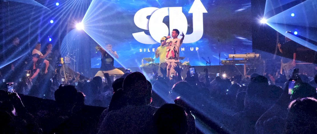 Silet Open Up, sukses menghibur ratusan pengunjung Liquid Claro Makassar pada Jumat (26/9/2025) dini hari.