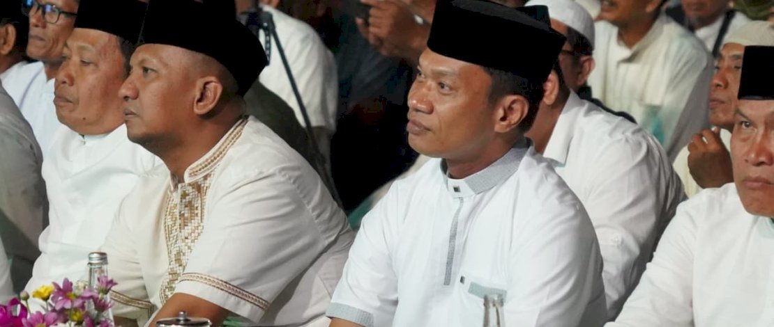 Camat Ujung Pandang Hadiri Maulid Akbar Pesisir Makassar, Ribuan Warga Padati Dermaga Paotere