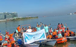 Sinergi Pemerintah dan Swasta, Kecamatan Ujung Pandang Gelar Shore Cleaning di Losari