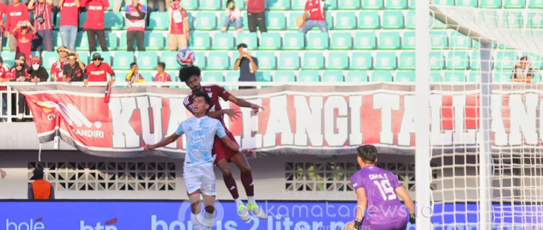 PSM Makassar harus puas berbagi angka dengan PSIM Yogyakarta setelah bermain imbang tanpa gol dalam lanjutan Liga 1 2025/2026 di Stadion Gelora BJ Habibie, Sabtu (27/9/2025) FOTO: ARI HANGGARA